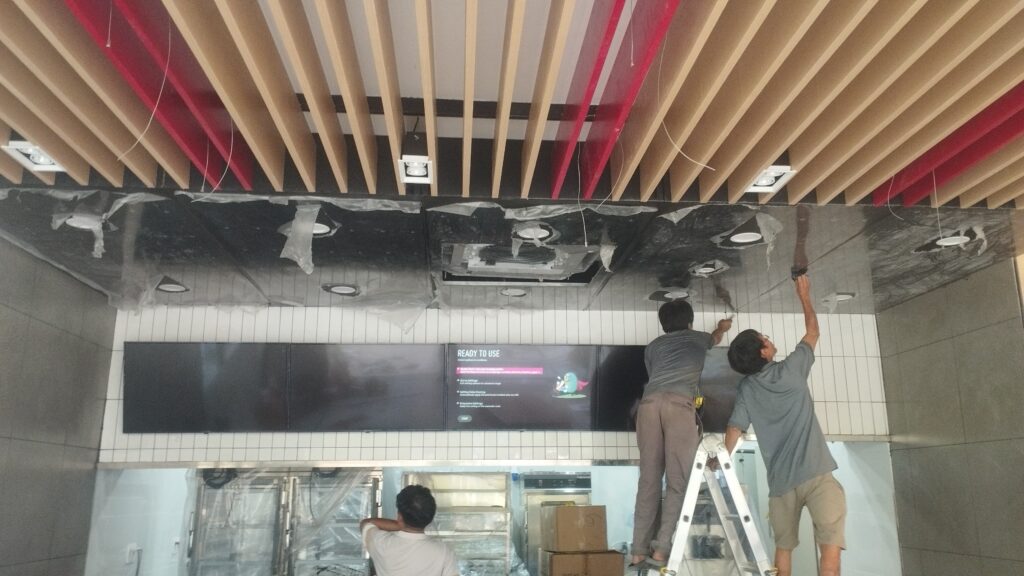 Quá trình thi công kfc nguyễn văn tạo bởi Kiến Thạch