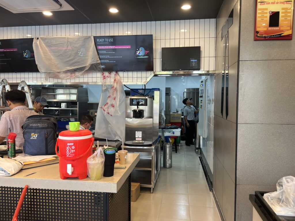 Quá trình thi công kfc nguyễn văn tạo bởi Kiến Thạch
